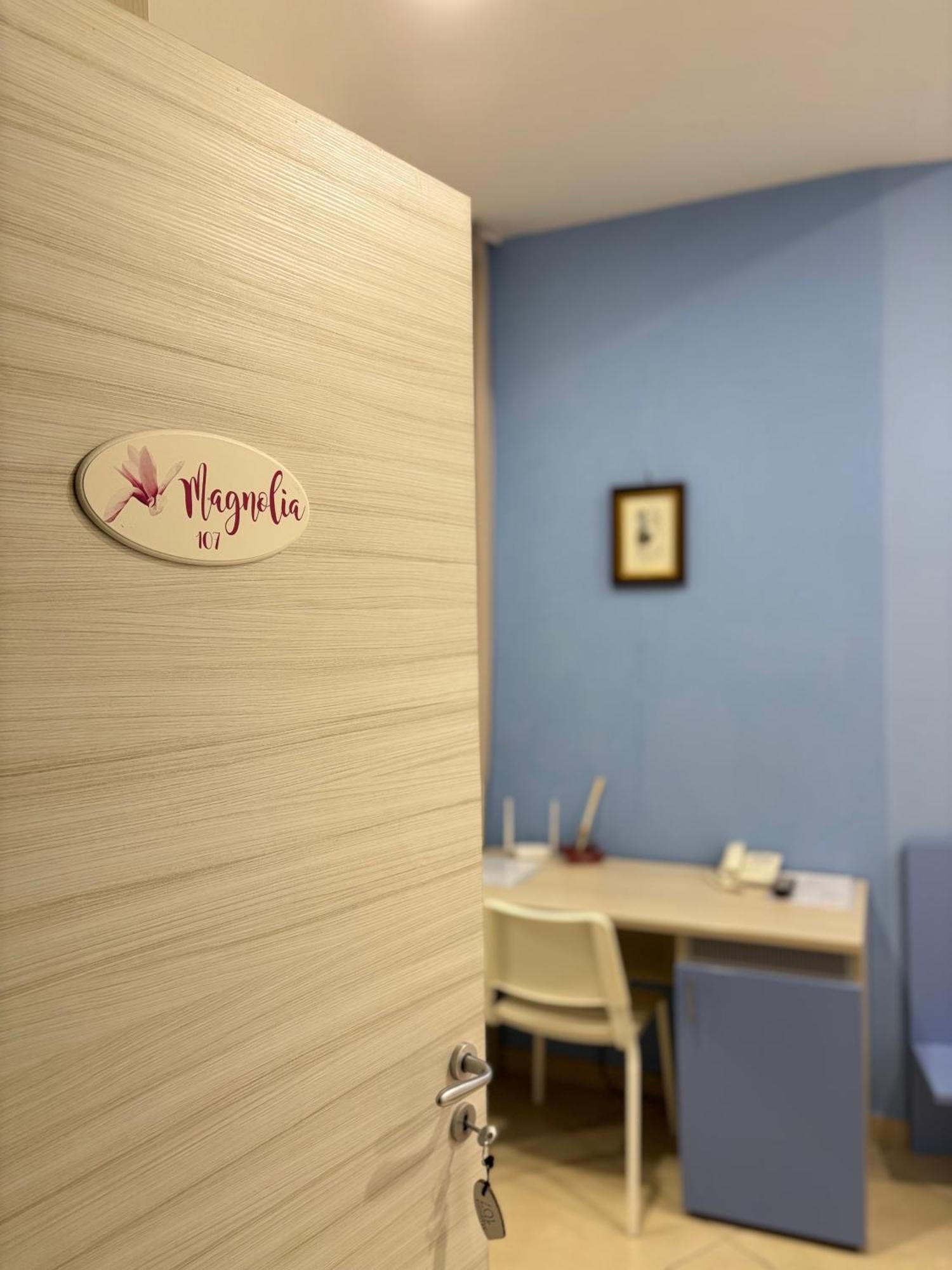 Serena Rooms Solofra Exterior foto