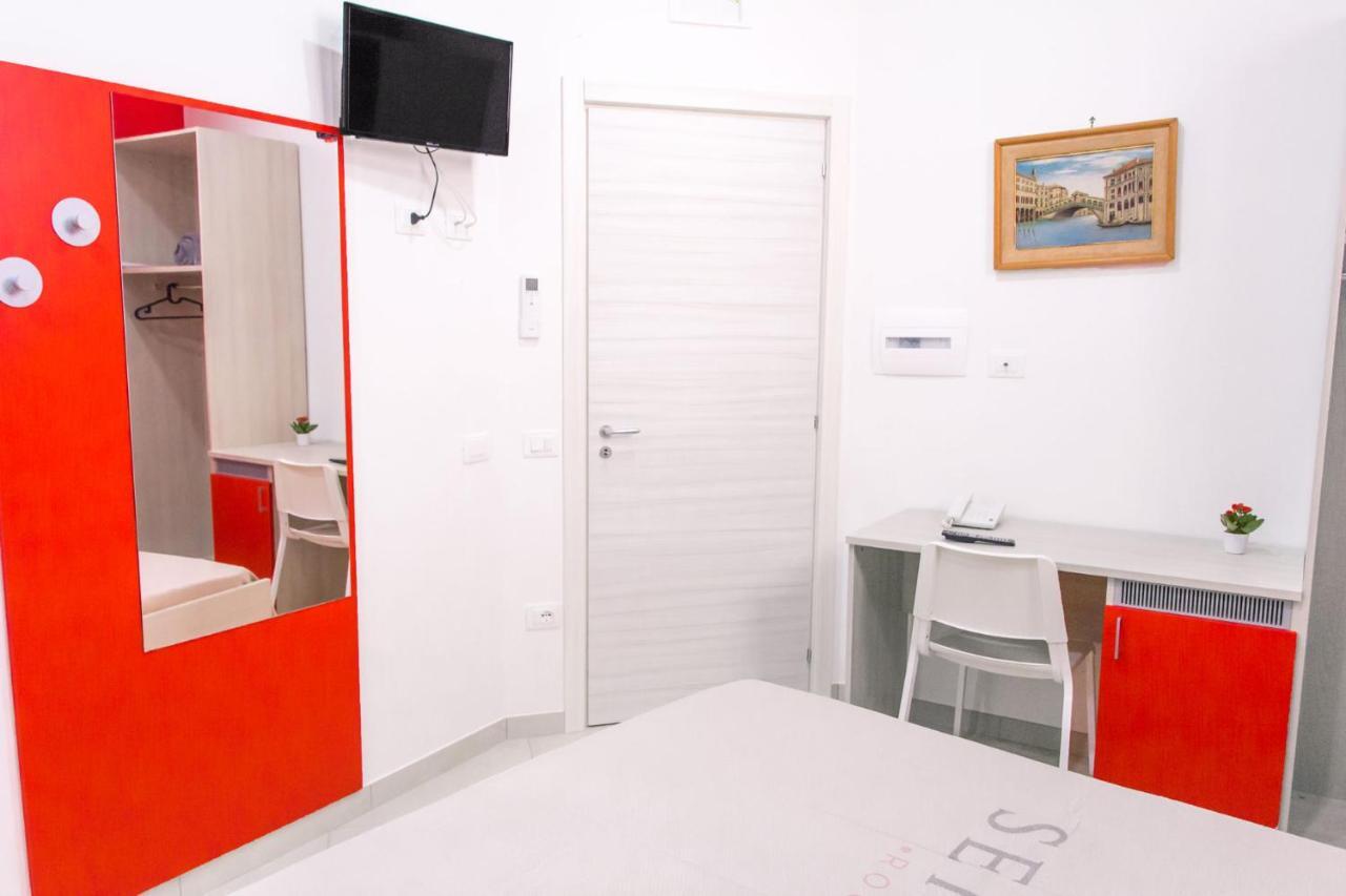 Serena Rooms Solofra Exterior foto